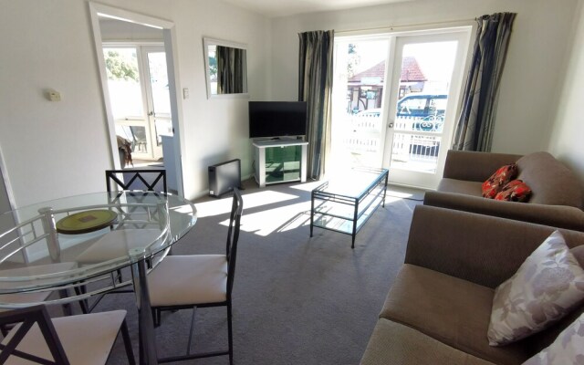 La Voyageur Apartments