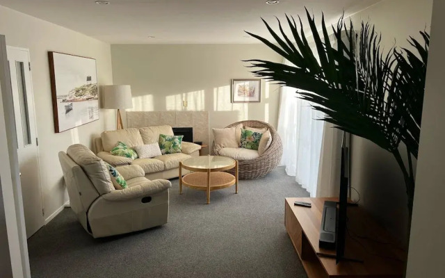 Waiake Beach Apartments
