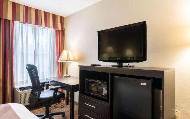 Quality Inn & Suites Clemmons I-40