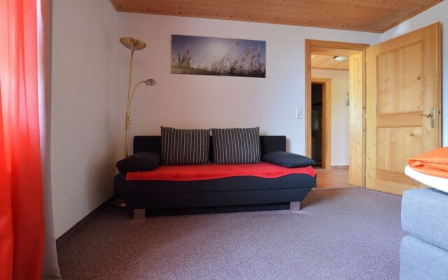 Spacious Apartment With Garden in Bürserberg