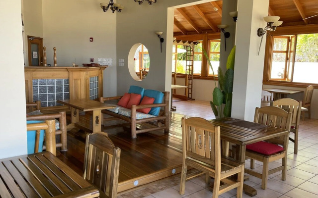 Ocean Cliff Hotel Negril Limited