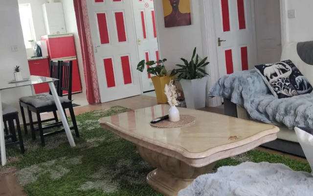 Apartment - Sleeps 5 - Parking - Station Close