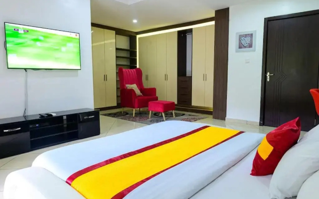 Luxury 4 Bedrooms Apartment 24Hrs Elect/WIFI/Security