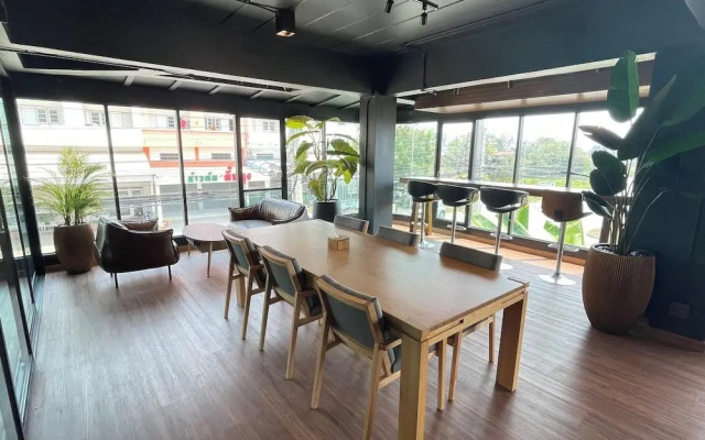 The Bedrooms Maeklong Service Apartment