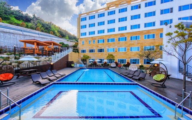 Doya Family Hotel