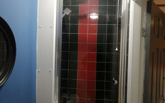 Fun 4-bed Apartment in Birmingham Central