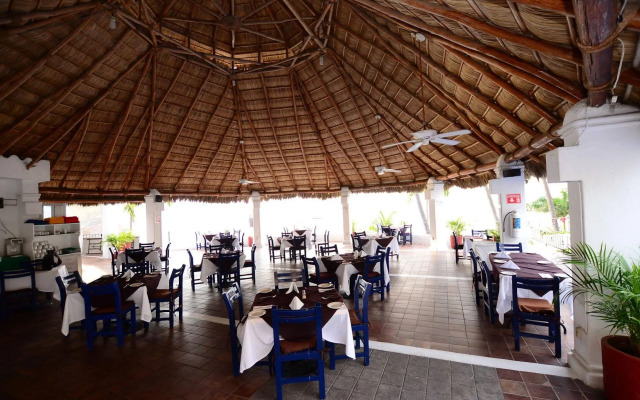 Dolphin Cove Inn