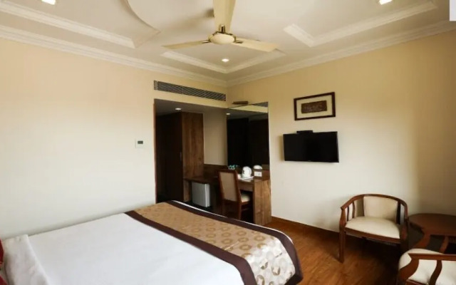 Wingston A TreeHouse Hotel Mathura