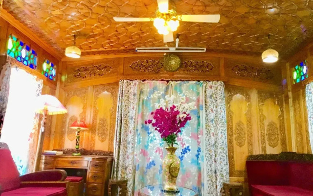 Ritz HouseBoat Srinagar