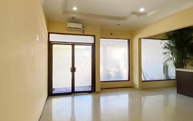 RedDoorz near Bukit Darmo Golf