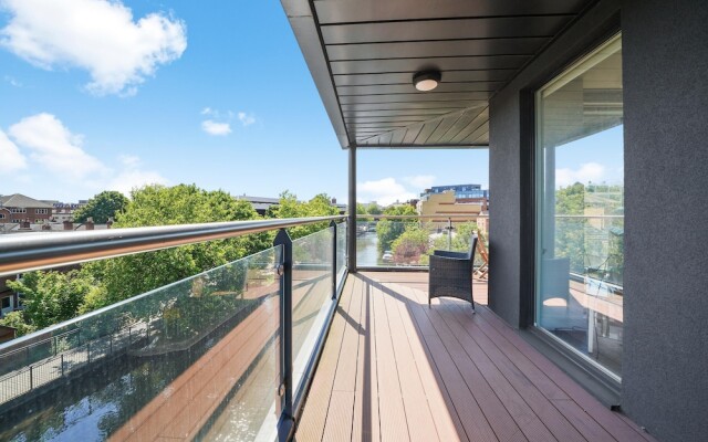 Kennet House Superior Serviced Apartment by Ferndale