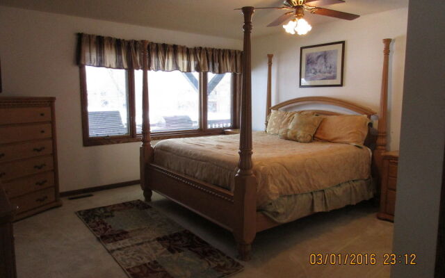 Horseshoe Bay Lodge
