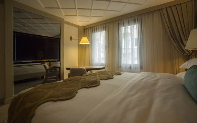 Mega Residence Hotel