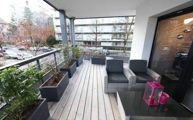 Le Theuriet - 5 Minutes From the Lake