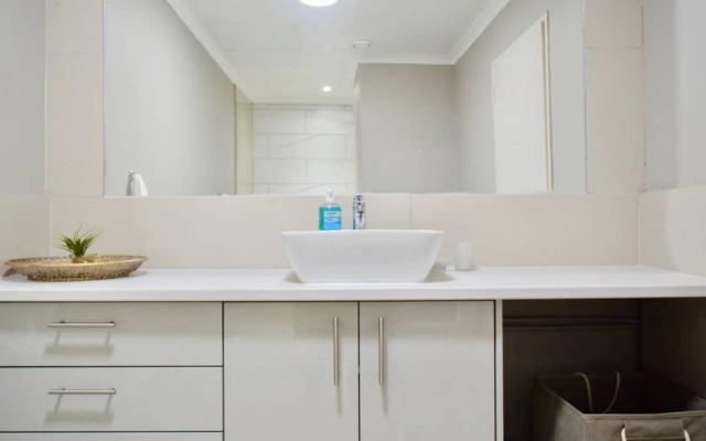 Spacious 1 Bedroom City Centre Apartment