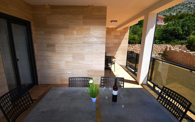 Apartments in Starigrad-Paklenica, modern and comfortable