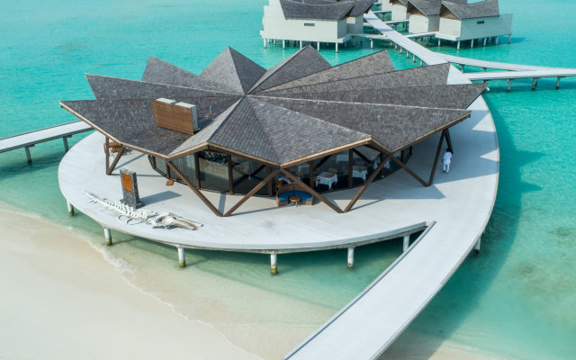 Mövenpick Resort Kuredhivaru Maldives