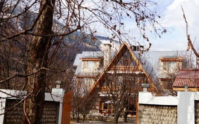 Orchard House by Aamod