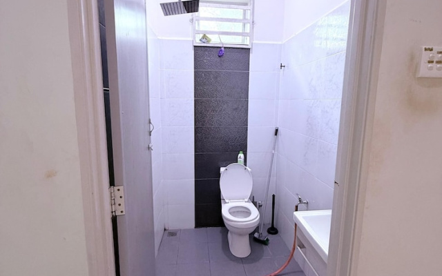 Homestay Selesa KKT Guesthouse