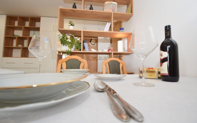 Shine24 - Spacious and bright apartment - NEW