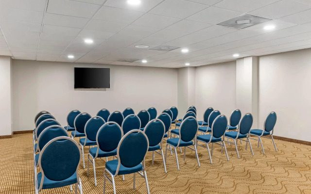 Comfort Suites Raleigh Walnut Creek