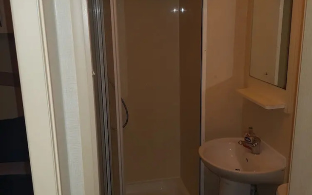 Lovely 3-bed Caravan in Towyn