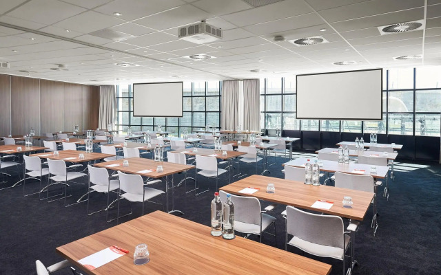 Corendon Apartments Amsterdam Schiphol Airport Hotel