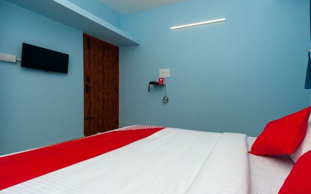 OYO 15702 Thulsi Residency