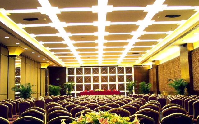 Luxemon Xinjiang Yindu Hotel