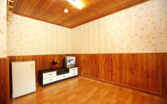 Gapyeong Clear Brook Green Mountain Pension