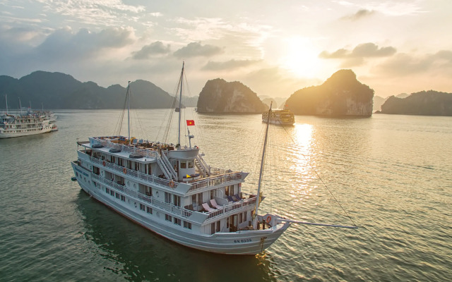 Paradise Sails Cruise Ha Long