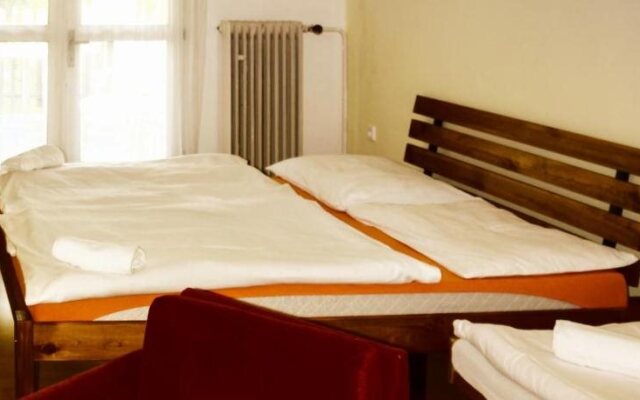 Hotel Maxov
