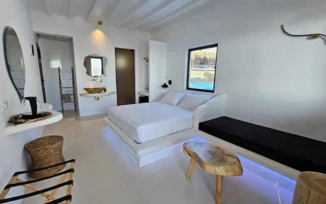 Elli Tropical Suites
