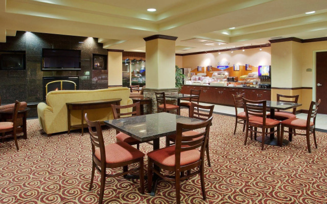 Holiday Inn Express Sacramento Airport Woodland by IHG