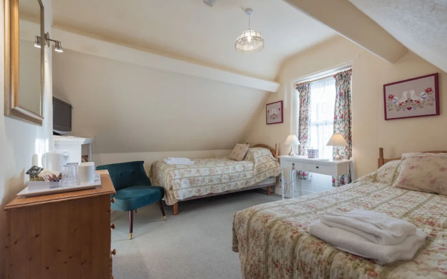 Garth Dderwen Guest House