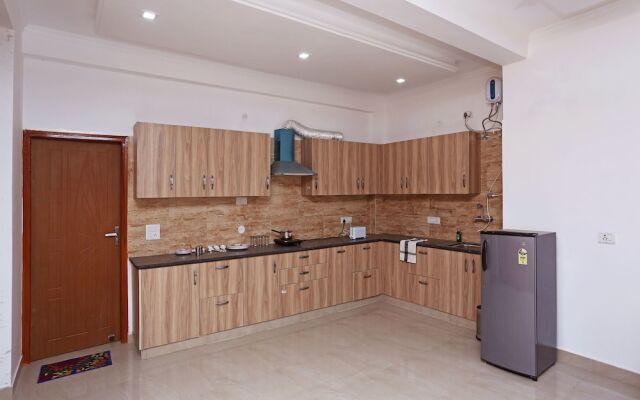 OYO 13502 Home 2BHK Simran Villa DIT