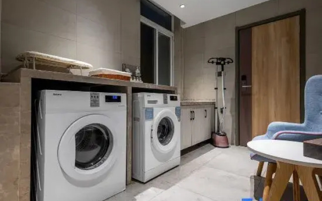 Home Inn Neo (Nanyang Xinhua East Road Fuya Branch)