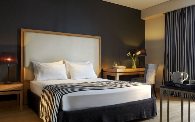 Limneon Resort & Spa