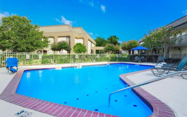 Red Lion Inn and Suites Hattiesburg