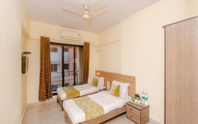 Tuliipstays - Kurla Premier Exotica