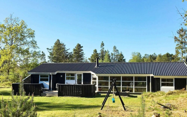 10 Person Holiday Home in Jerup-by Traum
