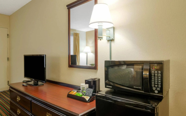Quality Inn & Suites Atlanta Stone Mountain