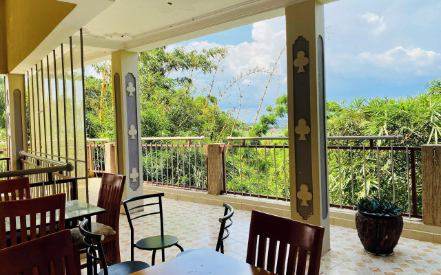 Crystal Apartment Hotel And Lodges