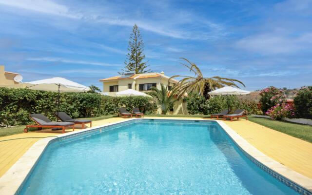 Villa Miracampo by Portucasa