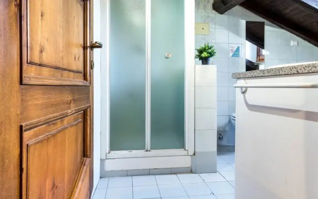 JOIVY Big Wooden Apartment for 6 near Milano Center