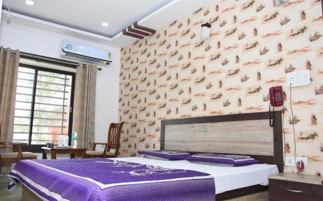 Alakhnanda Guest House