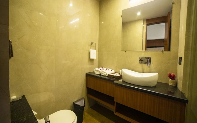 HUE GUH The Porto Candolim