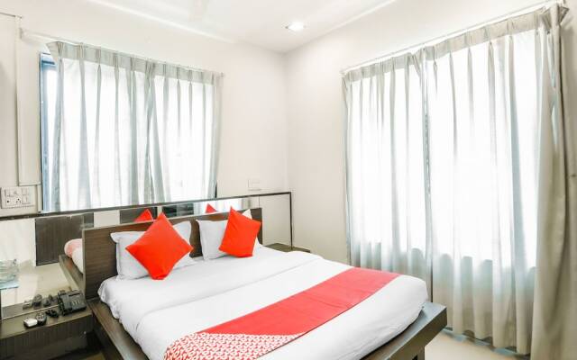 Hotel The Gentleman by OYO Rooms