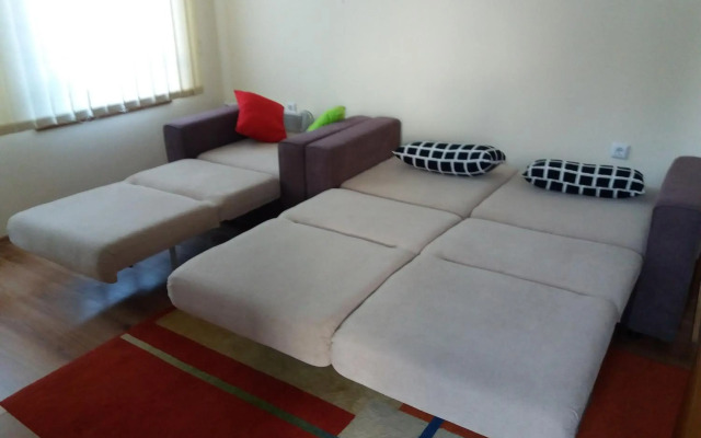 Pine Tree Apartment D34