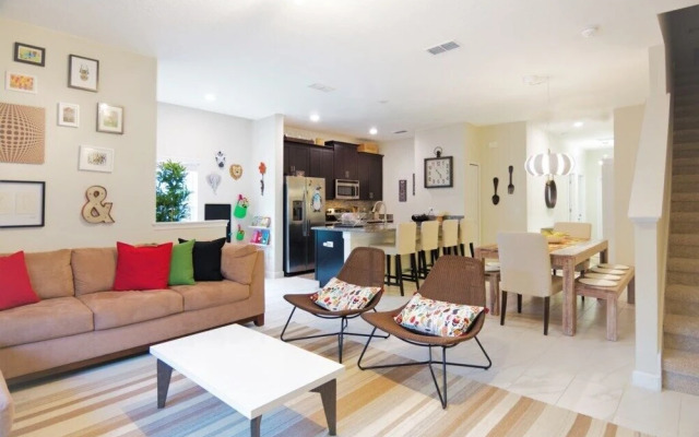 Luxury Townhome w/ Pool Sl4814